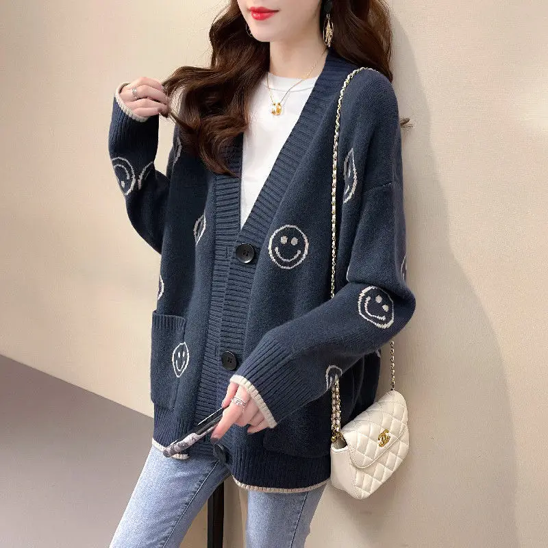 

[ Counter Quality] Spring V-neck Large Button Smiling Face Knitted Cardigan Sweater Women 's Loose and Versatile Top