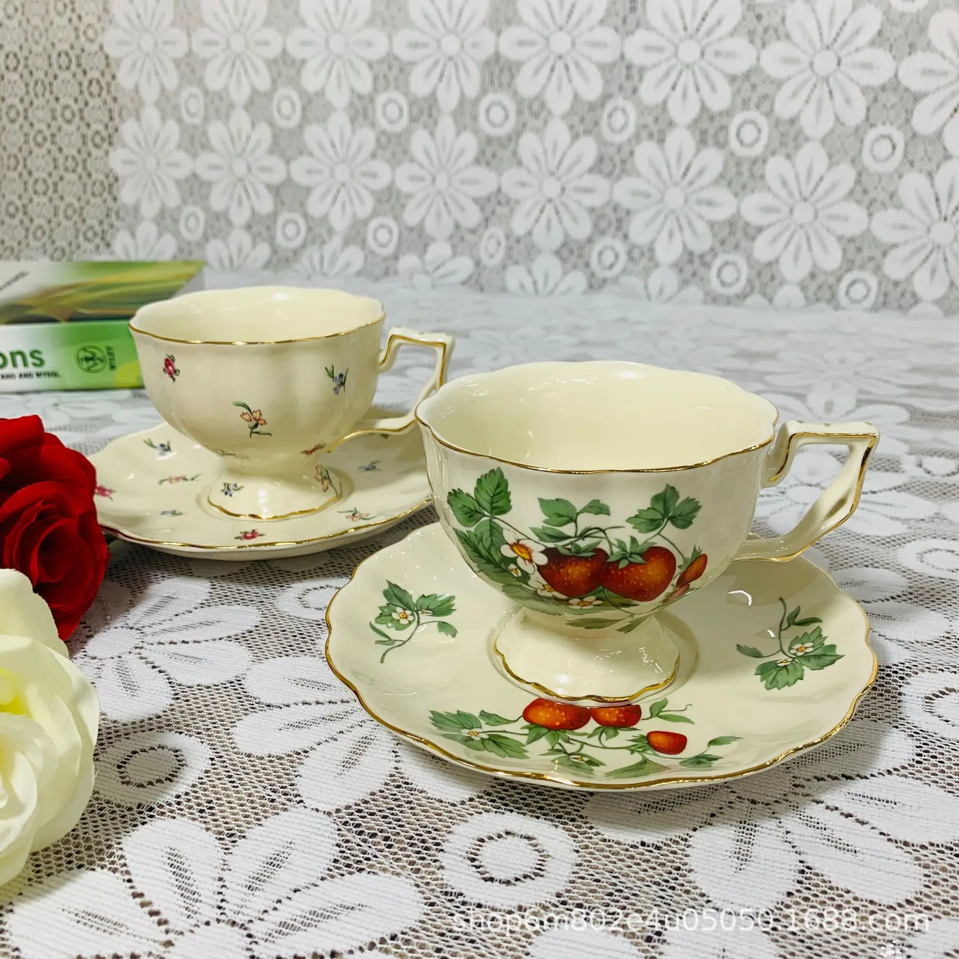 

Hot Sale Creative Ceramic Coffee Cup Saucer Hand Painted Porcelain Tea Cup Classic mugs coffee cup set Drink Gift