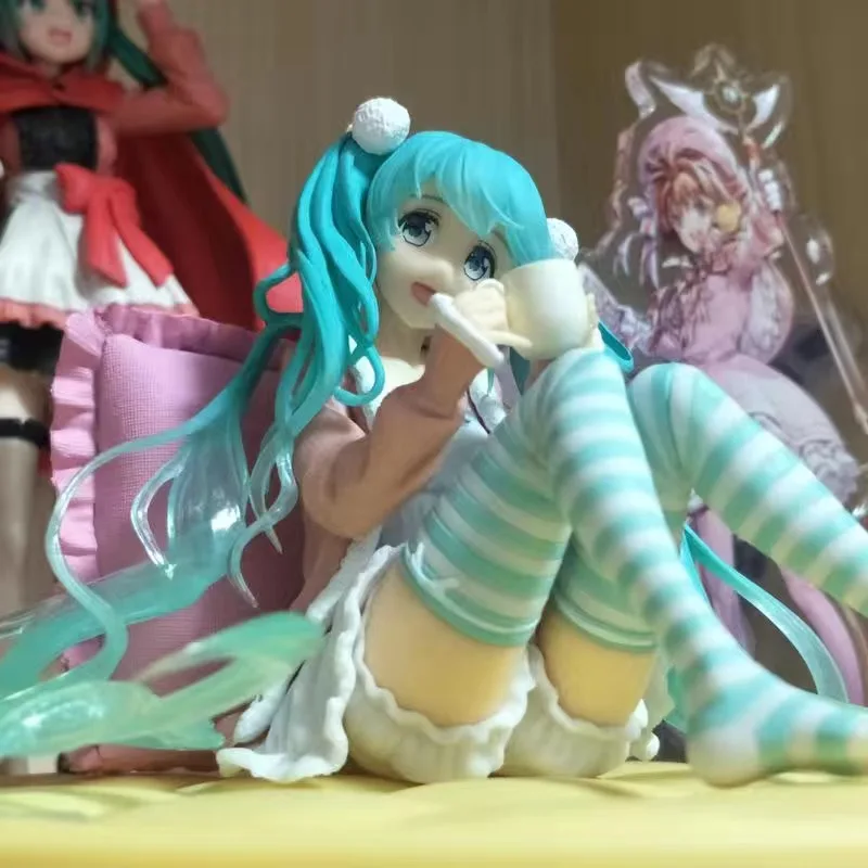 

Bandai Аниме Taito модель Hatsune Miku фигурки нормальная одежда Пижама Сидящая позиция сексуальная фигурка кукла декоративные игрушки