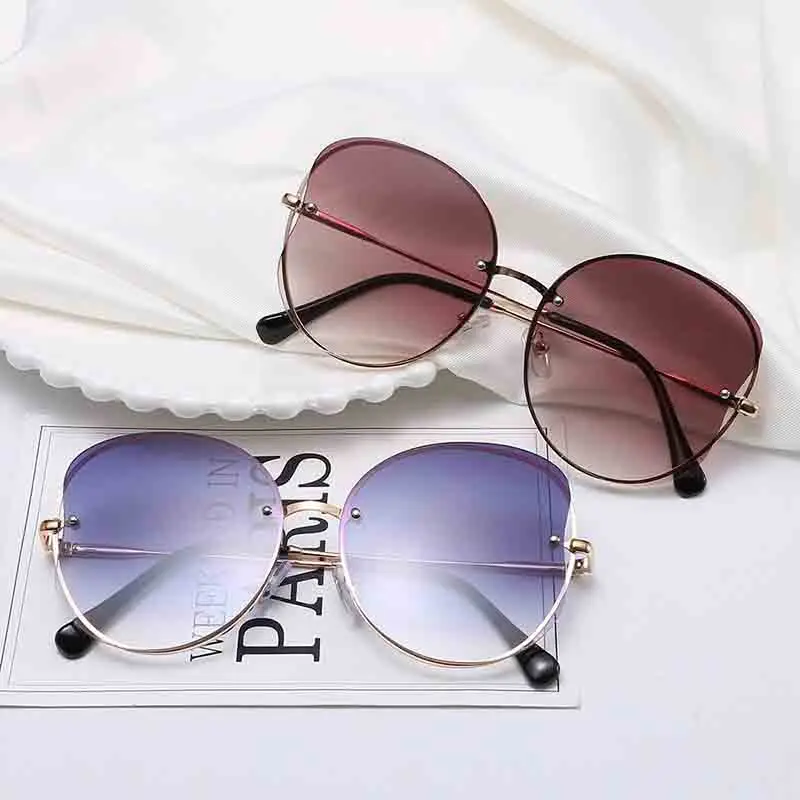 

New Round Sun Glasses Men Women Retro Metal Rivet Hollow Big Frame Sunglasses Fashion Gradient Eyeglasses UV400