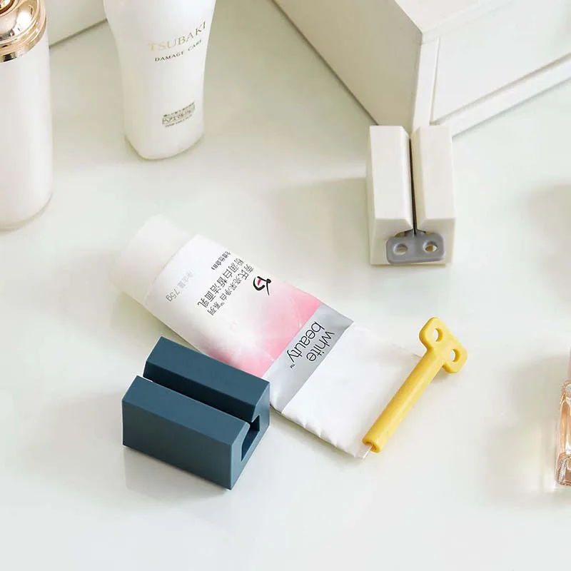 

1Pcs Nordic Style Squeezer Multipurpose Manual Home Organizer Bathroom Supplies Toothpaste Clip PP