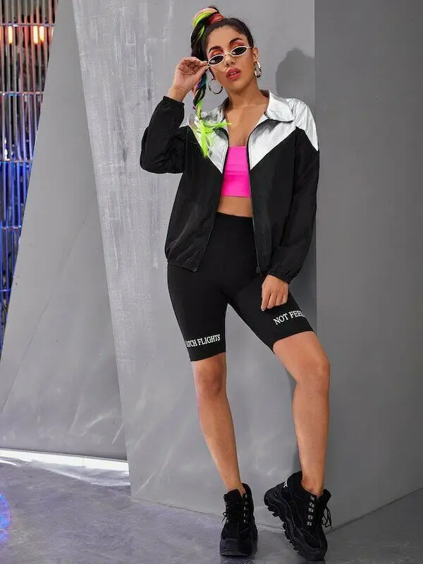 Женская Осенняя спортивная куртка черного и серебристого цвета с строчкой