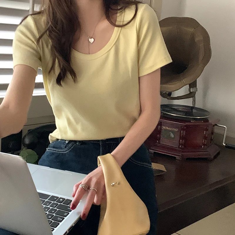 Футболка женская однотонная с коротким рукавом и круглым вырезом 6 цветов |