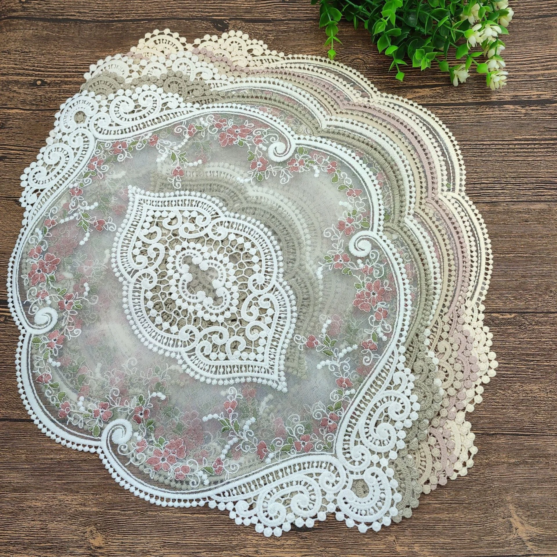 

European-style oval lace embroidery tablecloth table mat, kitchen, dining table, vase mat, Christmas decoration