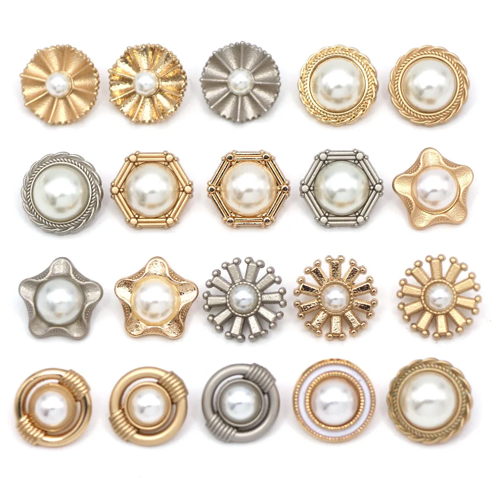 5 шт. с перламутровыми пуговицами золотого и серебряного цвета металлическими