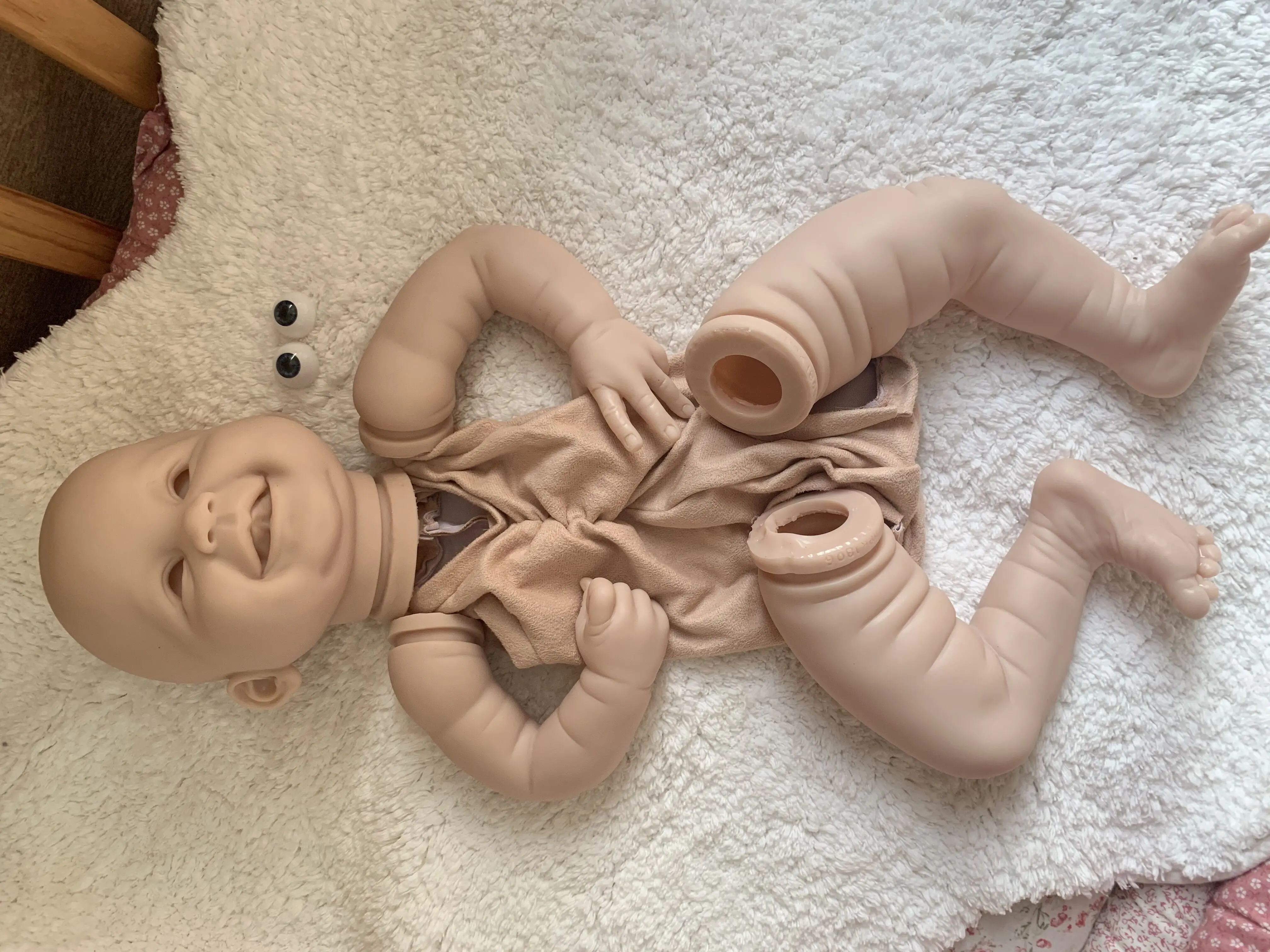 Модель Куклы Reborn Baby Mould DIY 22 дюйма пустая Кукла Kit с глазами и тканевыми деталями