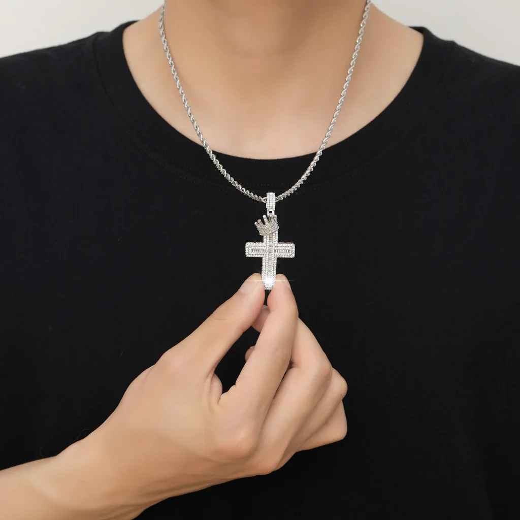 

TOPHIPHOP New Crown Cross Pendant Micro-Inlaid Square Zircon Gold and Silver Hip-Hop Jewelry for Men and Women