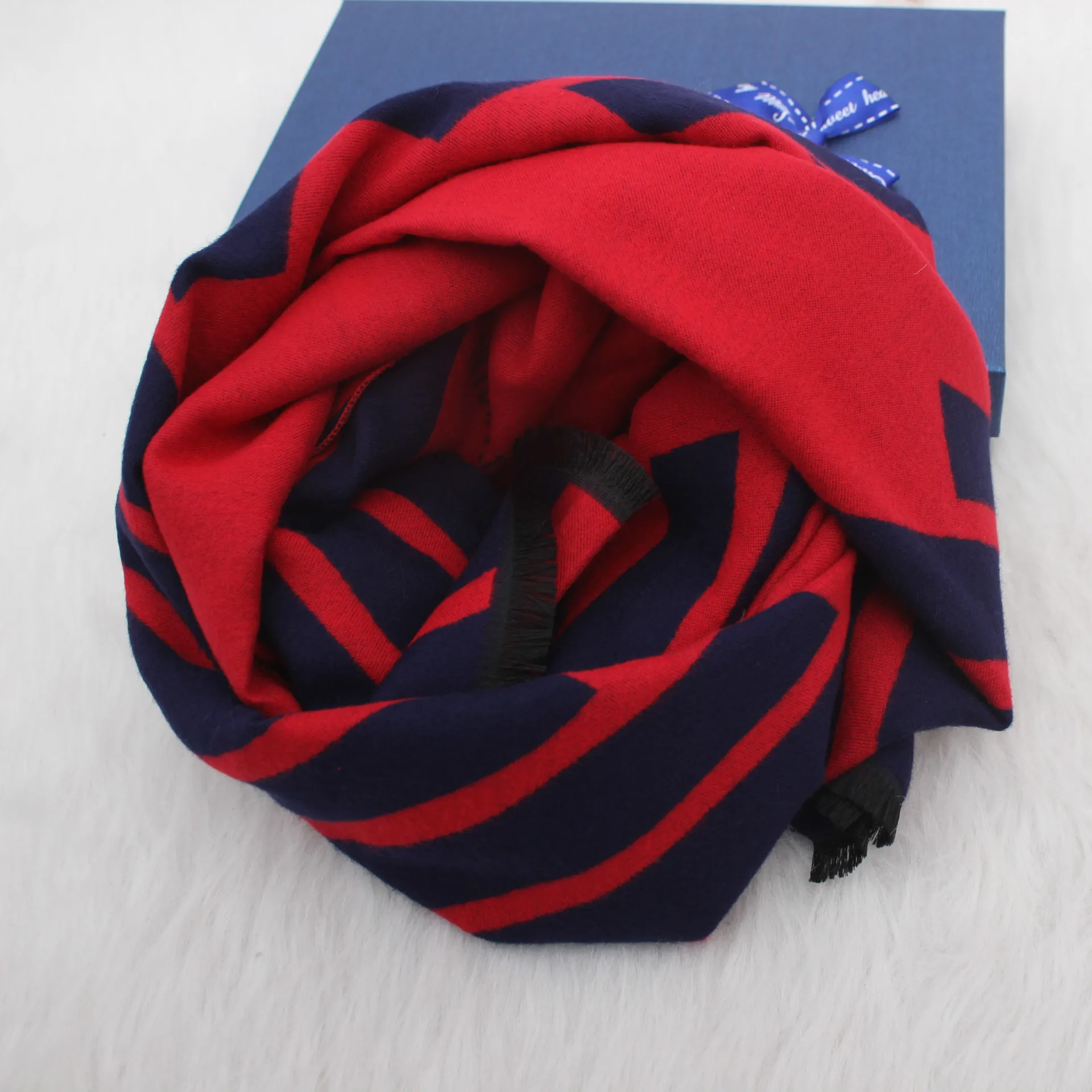 

Women's Cashmere Scarf with Fashion Stripes in Winter of 2019,Thickened Warm Fashion Stripe Woman Scarf Shawl infinity scarf