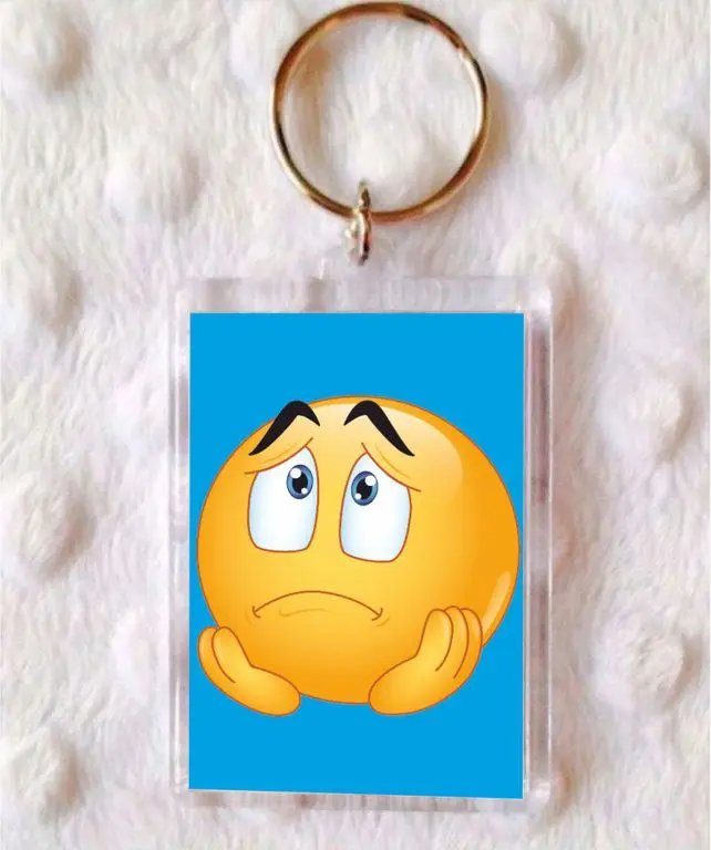 Брелок Эмодзи - Emoji № 1 | Канцтовары для офиса и дома