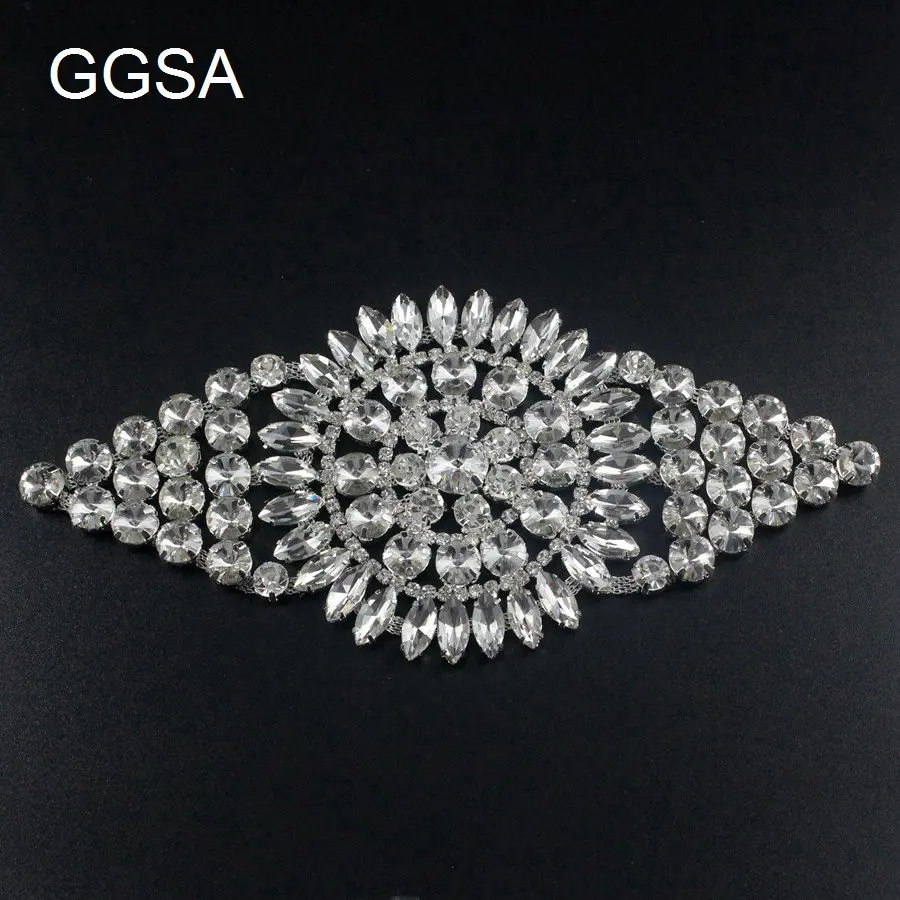 Шикарные Свадебные модельные туфли украшенные стразами аппликацией в виде пояса