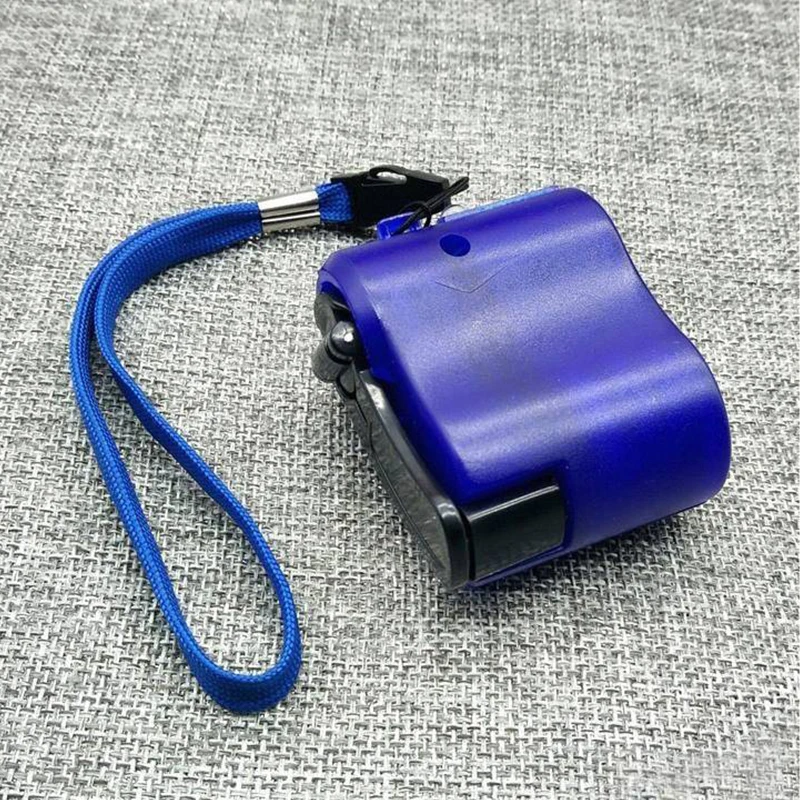 

Новое аварийное зарядное устройство USB с ручным приводом