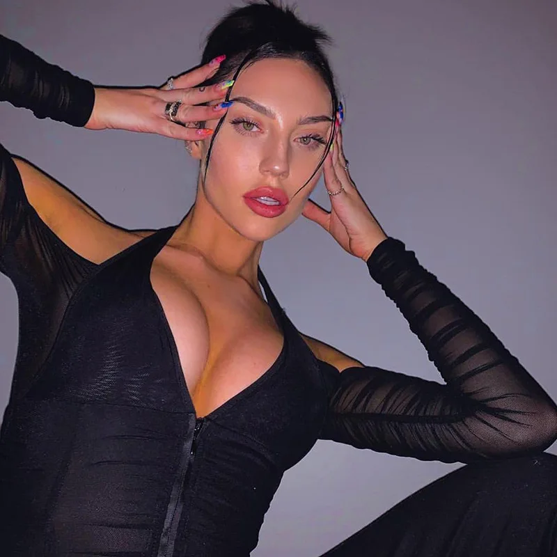 Женский сетчатый кроп-топ с лямкой через шею и V-образным вырезом Черный/Белый Топ