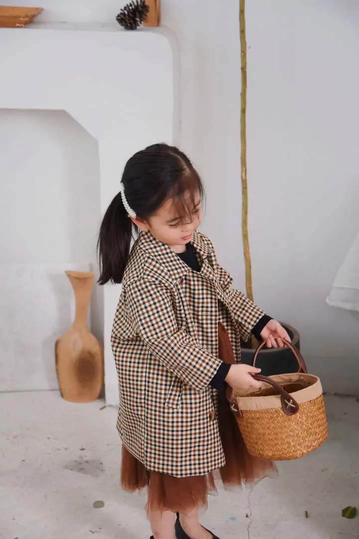 Модные клетчатые куртки для девочек 2019 г. Осенняя детская длинная куртка и пальто