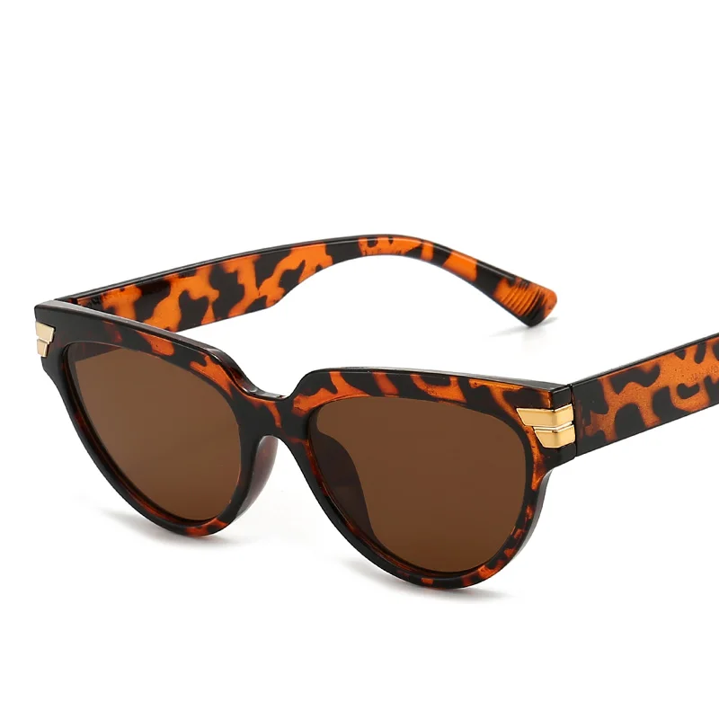 

Modern Retro Classic Cat Eye Rivet Sunglasses óculos de sol feminino óculos de sol masculino очки солнечные женские Sunglasses