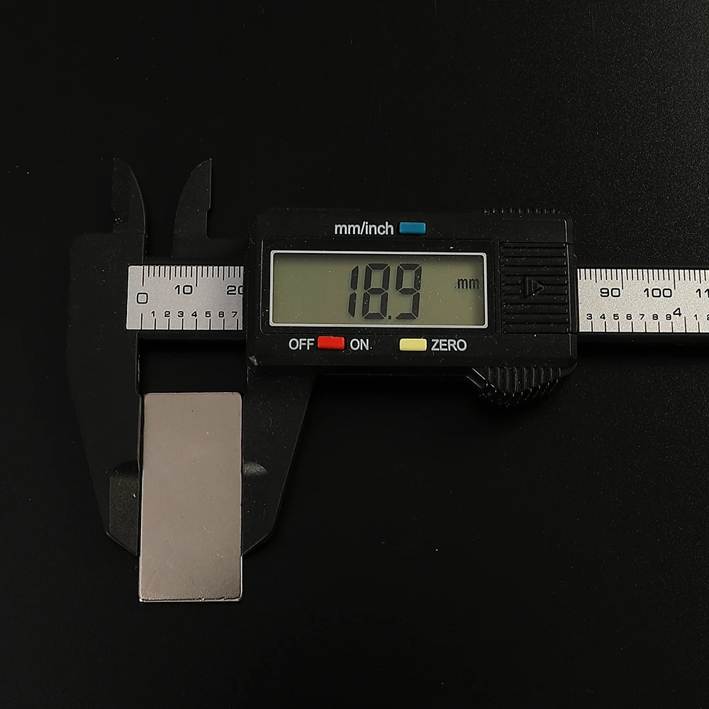 Сильный неодимовый магнит редкоземельный постоянный с клеем 3M 2 шт. 40 х20х2 мм |