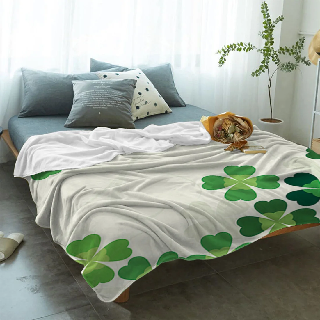 St. Patrick'S Day Themed Four-Leaf Clover Printed Nap Blanket Soft Comfortable Velvet Plush Plant Blankets Warm Sofa Bed Sheets | Дом и