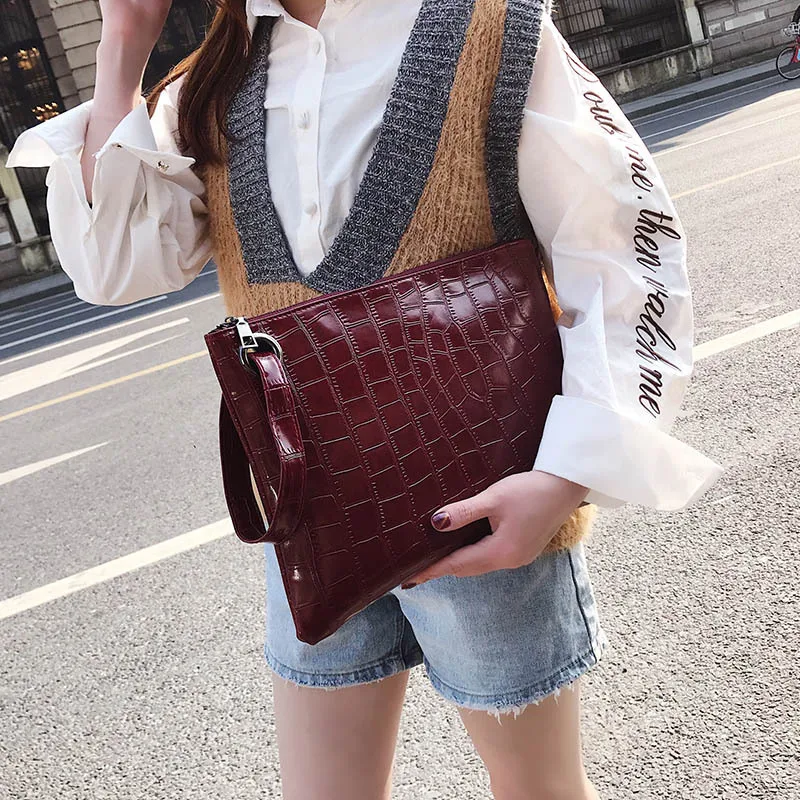 

Women Clutch bag Alligator Pattern Wrist band Lady Banquet Package Trend party girl bag Envelope Bag Wrist Wrap Hot Sale Handbag