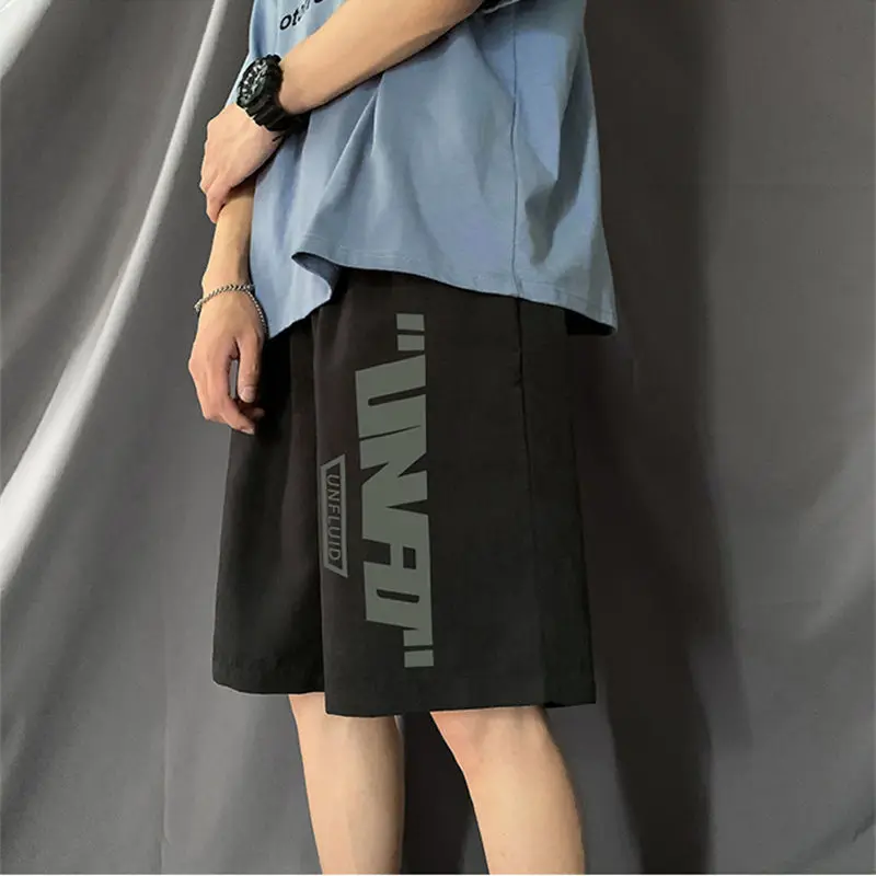 

Hong Kong Style Casual Sports Shorts Men's Fashion Brand Fifth Pants Loose Straight Beach Capris Men's Pants Summer Thin