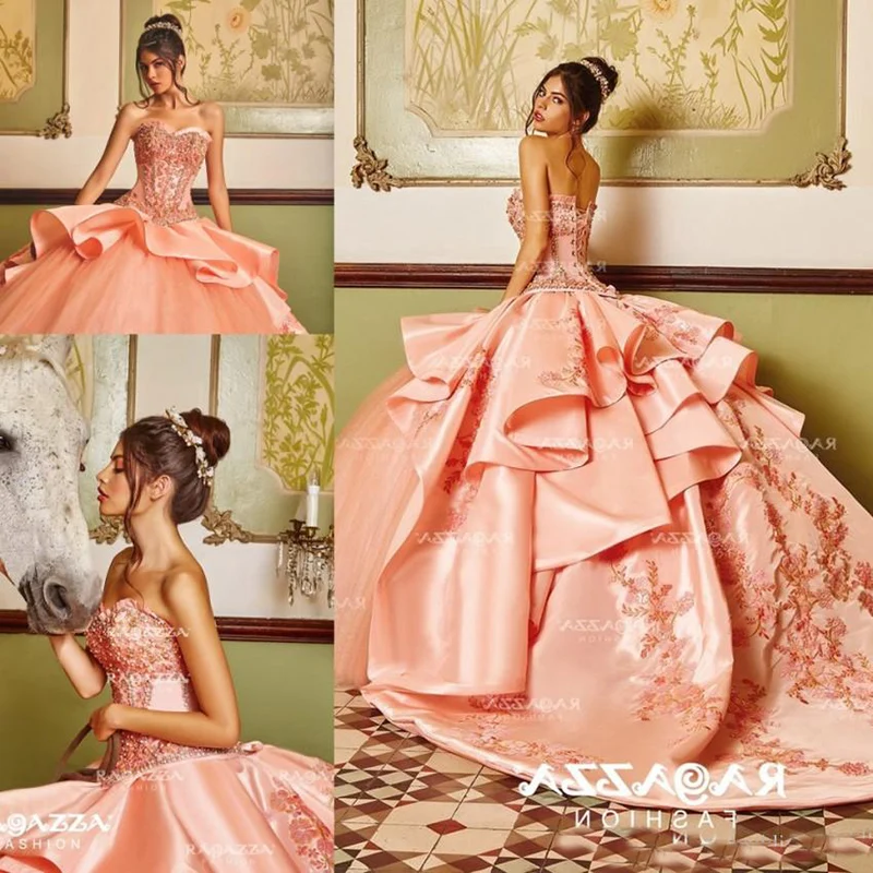 Стильный бисером бальное платье без бретелек Quinceanera шея Аппликация Сладкий 16 атласное платье развертки Поезд блестками маскарадный костюм; платья