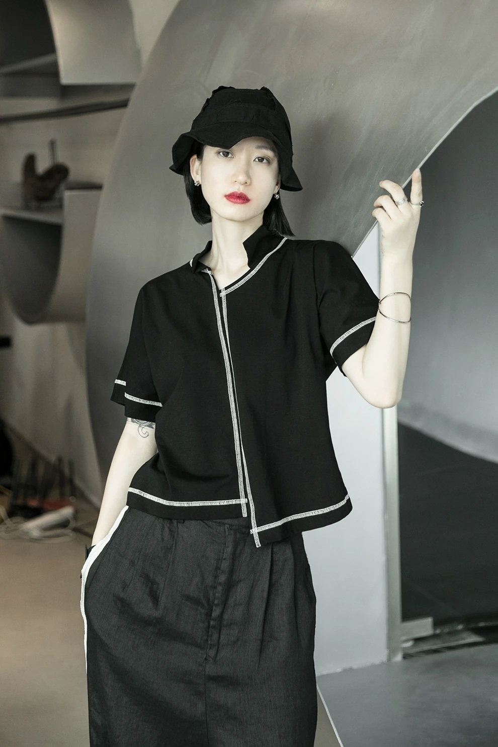 

2021 summer women's dark wind contrast color irregular short-sleeved T-shirt