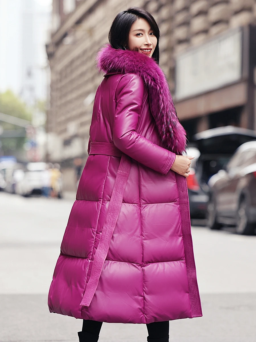 Женский кожаный пуховик на белом утином пуху пальто с воротником из меха енота