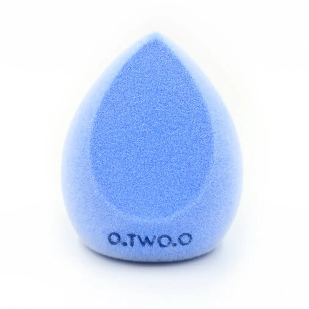 Капли воды в форме порошка пуховка для нанесения основы под макияж жидкий