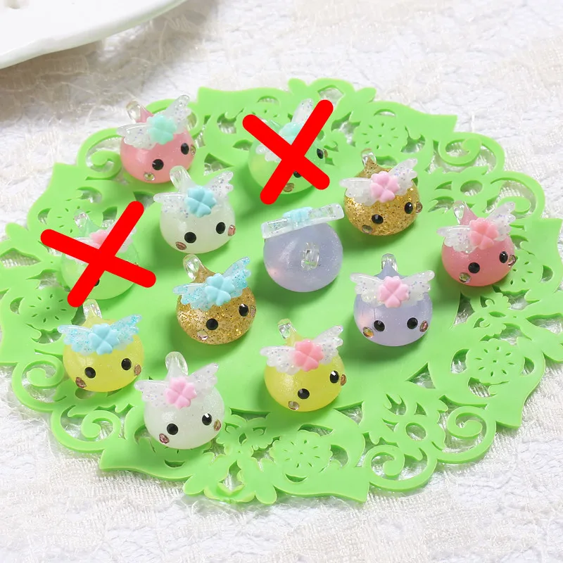 

16pc 12mm cartoon teardrop silicone charms hoppe chan glitter wing necklace pendant for DIY accessory