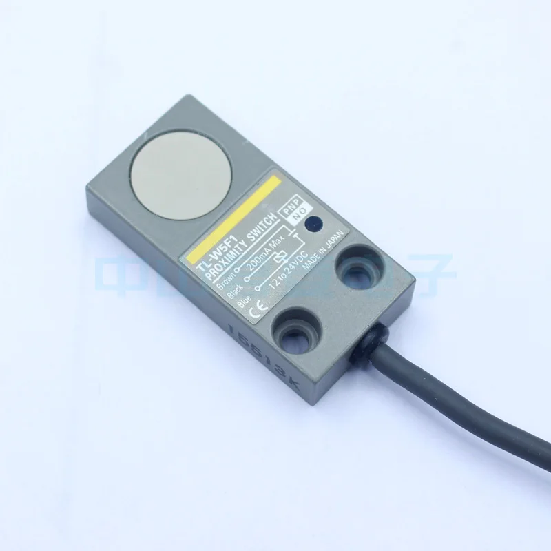 

TL-W5F1 TL-W5F2 Omron original genuine flat proximity switch sensor PNP inductive