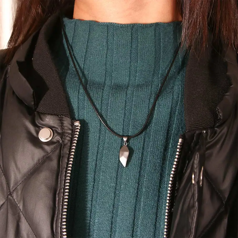 

2Pcs Couple Necklace Attracting Magnet Chain A Pair of Stitching Attracting Individuality Creative Fashion Necklace for Women