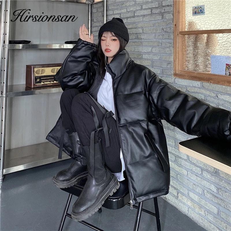 Куртка женская короткая из искусственной кожи Осень-зима 2020 | Женская одежда