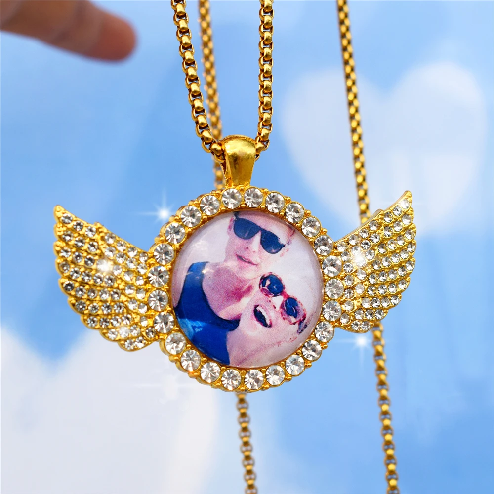 

Custom Angel Wing Photo Memory Medallion Picture Pendant Necklace Rope Chain Hip Hop Jewelry Personalized Zirconia Charm Gift