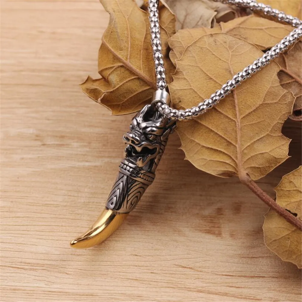 

Creative retro dog tooth pendant leading couple necklace boys trend hip-hop party locomotive accessories jewelry gifts wholesale