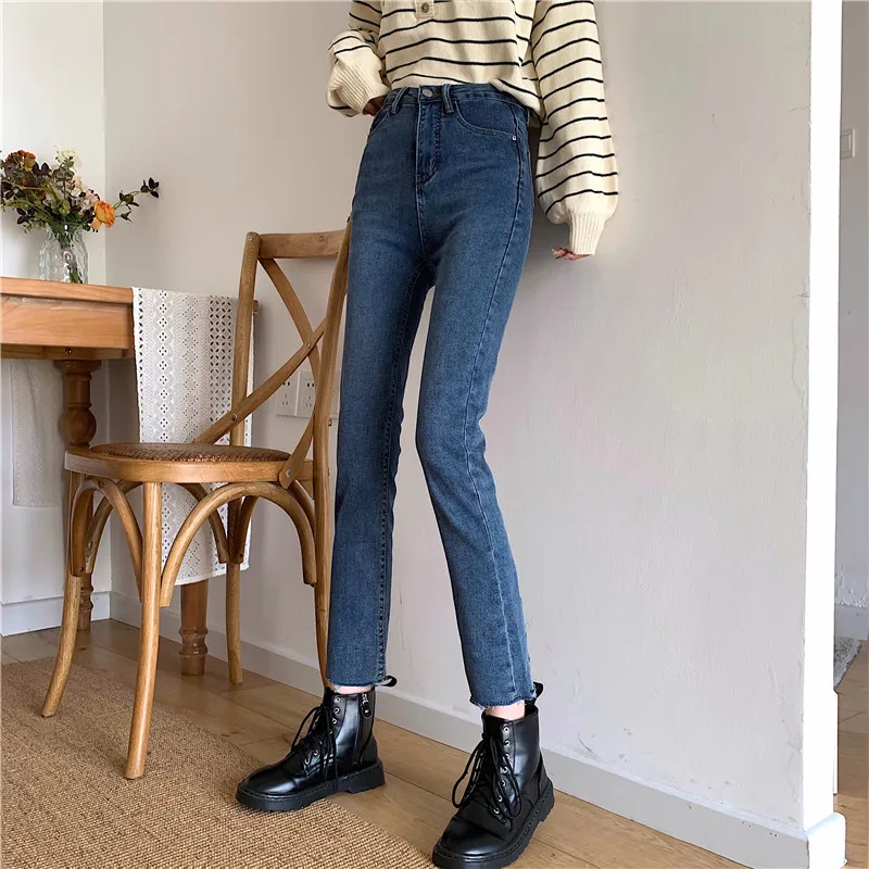 

DD0317 New retro Hong Kong flavor high-waisted slim design button stretch pipe nine-point jeans