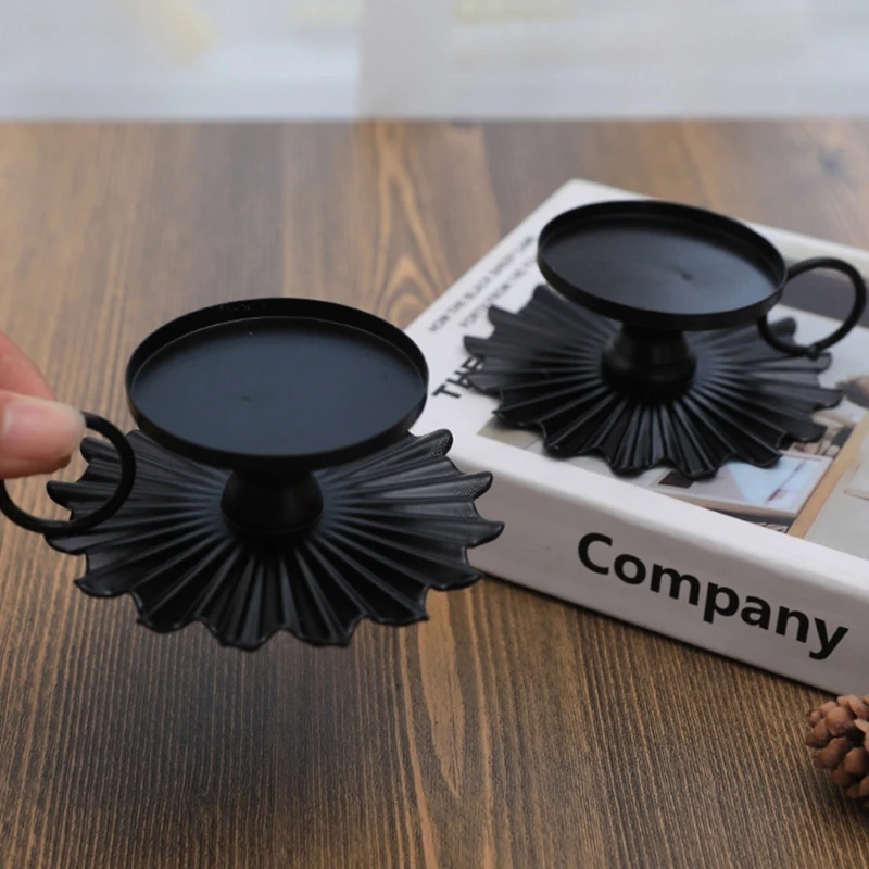 2Pcs Nordic Retro Metal Candlestick European Style Wrought Iron Taper Candle Holder Stand with Handle for Desktop Decor