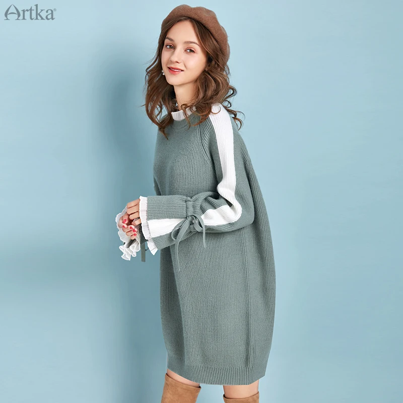 

Женское трикотажное платье-свитер ARTKA, белое кружевное платье с круглым вырезом, оборками и расклешенными рукавами на осень и зиму 2019