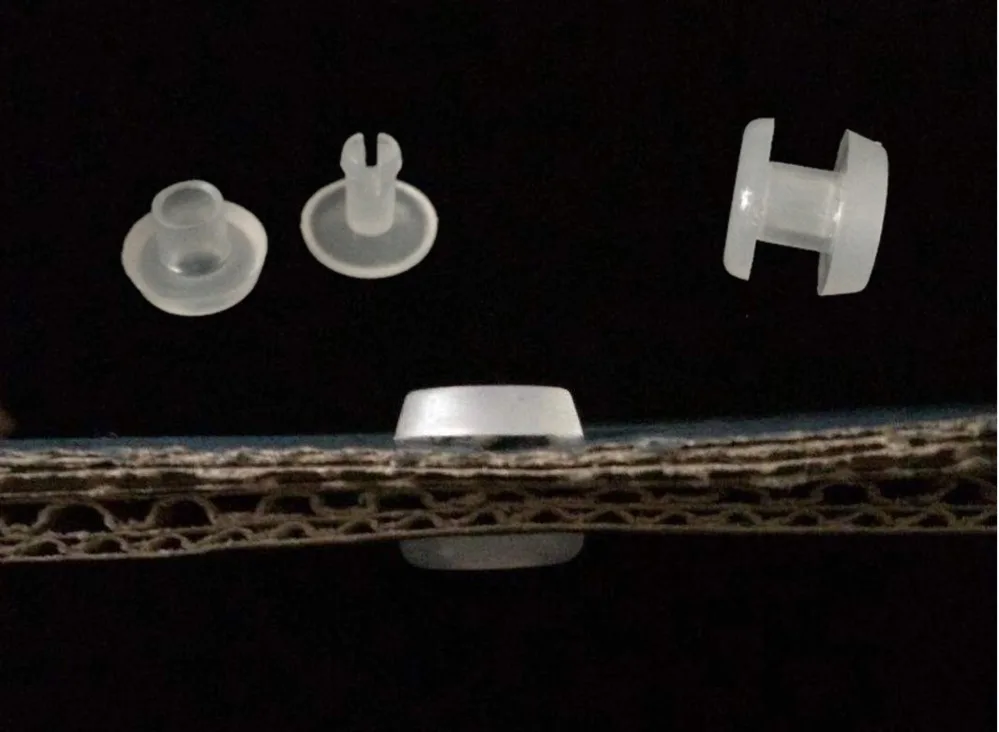 

Snap Injection Plastic Molding Transparent Belt Inverted Button Nut Fastening 5mm Thick And Fine Diameter Screw