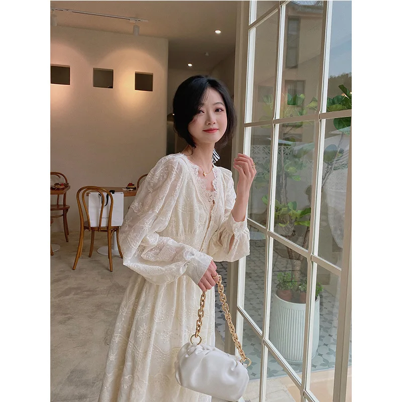 

New White Dress Female Lace Embroidery 2021 Autumn Morning Autumn Gentle Temperament Thin French Pedicure Long Skirt