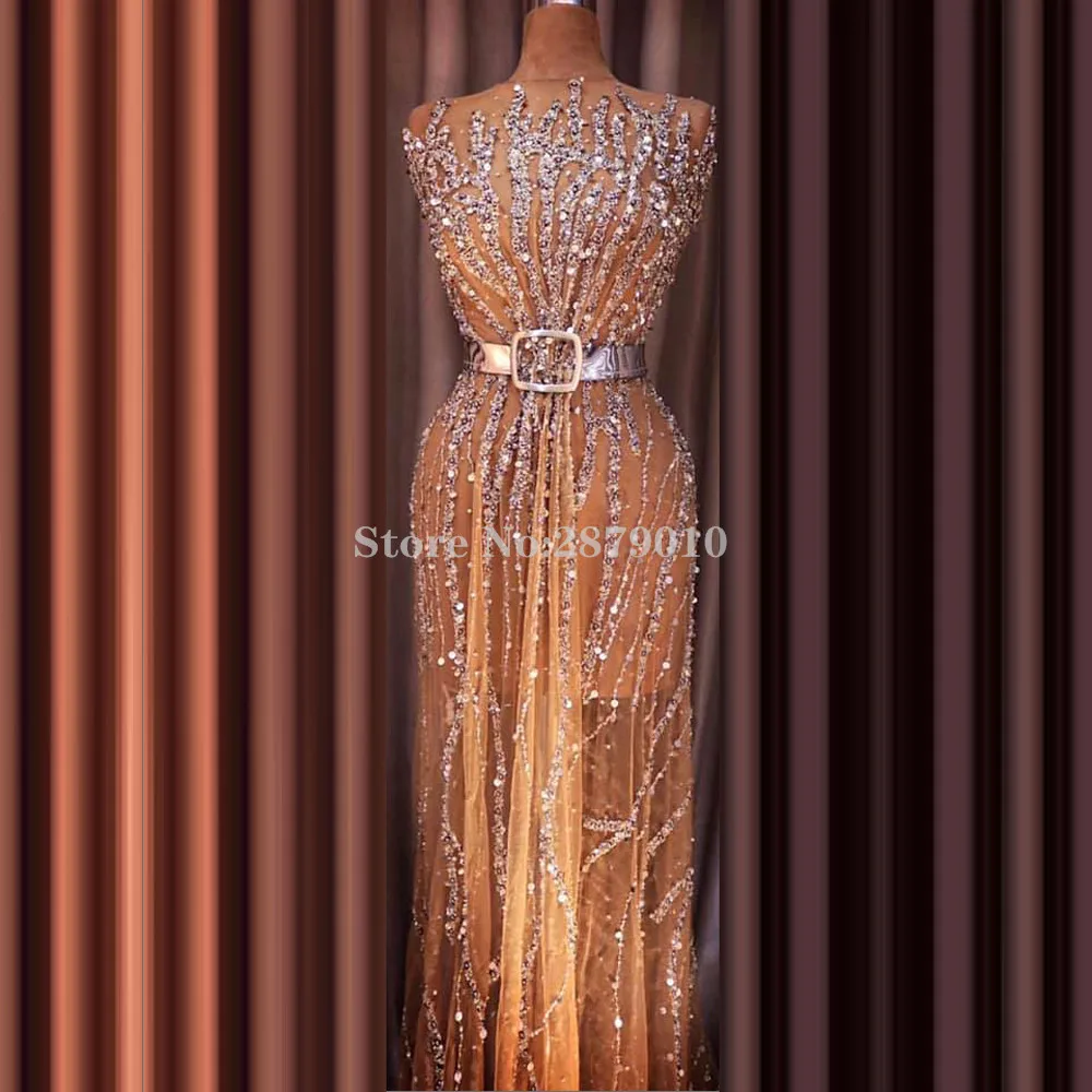 Женское вечернее платье в пол роскошное с круглым вырезом и блестками для