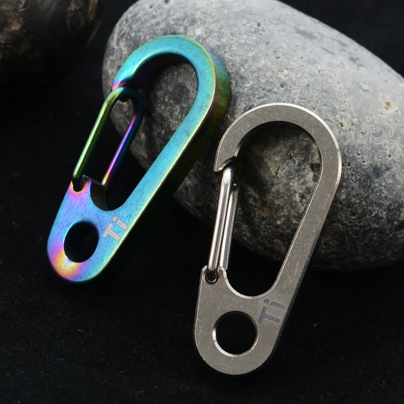 

EDC Hanging Buckled Ring Bottle Opener Keychain Clip Hook Outdoor Titanium Alloy Portable Camping Climbing Multi Tools NEW