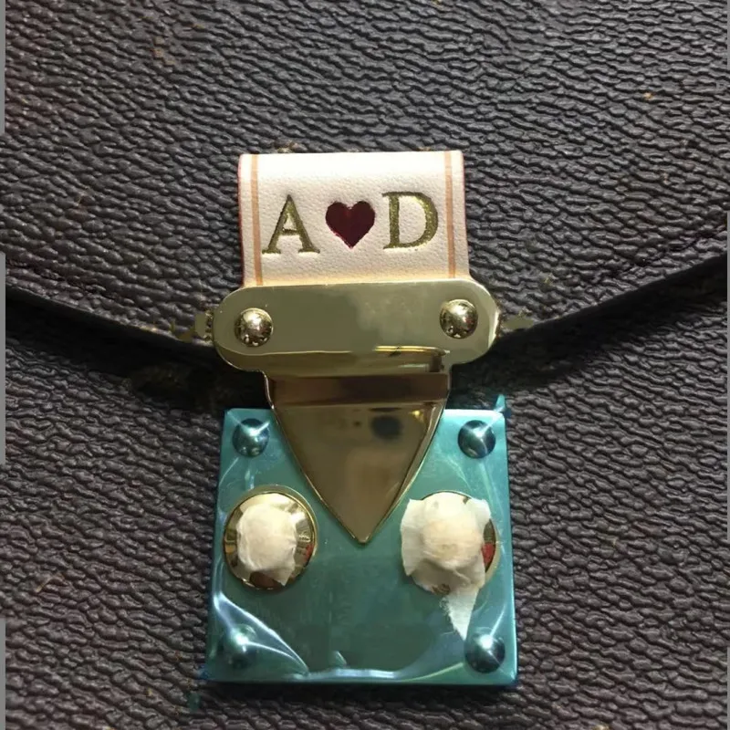 Индивидуальная настройка и начальное горячее тиснение по специальной ссылке |