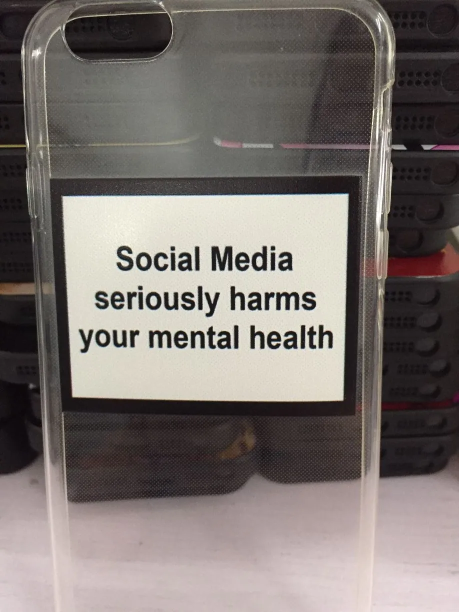 Социальные сети серьезно вредит вашему умственному здоровью Прозрачный чехол