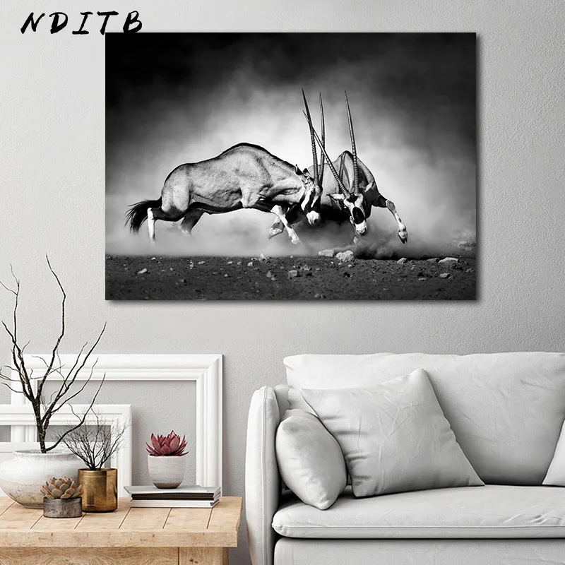 Черно белый постер с изображением оленей в виде животных Картина на холсте