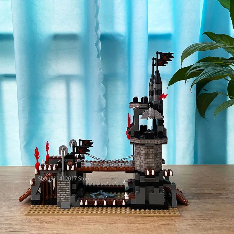 27110 Строительный Блок военный замок пираты и Королевская гвардия боевой казармы