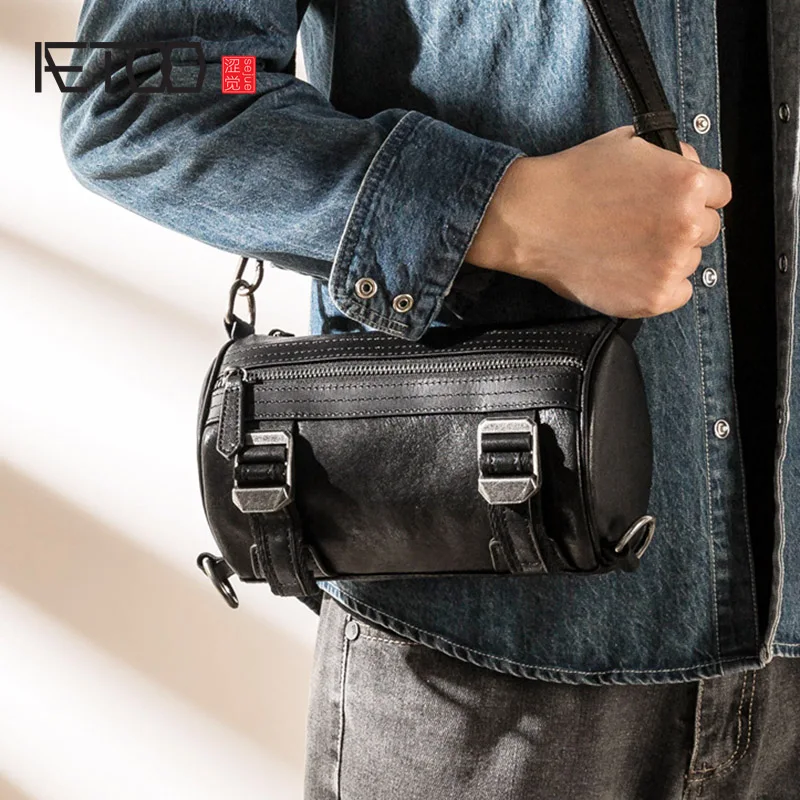 

AETOO Men's first layer cowhide messenger bag, trendy all-match men's shoulder bag, fashionable personality cylinder bag