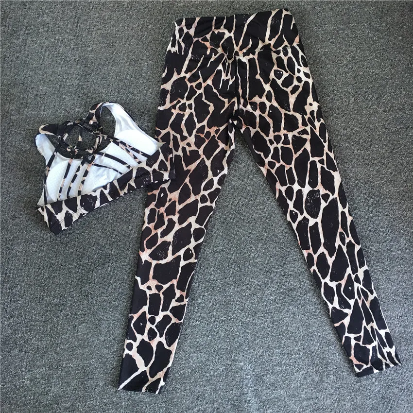 

2021 Plaque 2 Pcs Women Pad Yoga Sets Sports Cross Top Bras High Waist Leggings Fitness Gym Wear Running Outfits Workout Suits