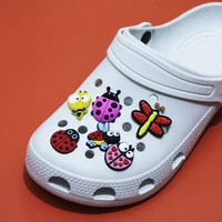 single sale 1 piece of animal pvc shoes charm shoe buckle accessories cute bee shoes decorated crocodile gibbs kids party x mas