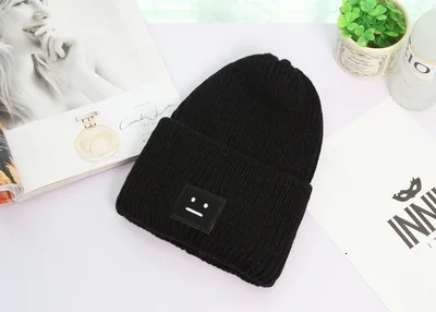 black Осень зима бренд Skullies Beanies 1 шт. корейский квадратный улыбающееся лицо вязаные шапки для влюбленных шапки для женщин и мужчин 4 цвета - Цвет: black