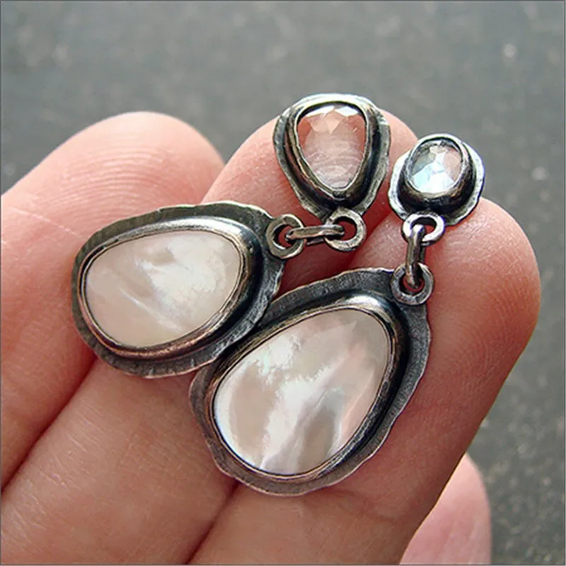 Серьги-подвески с лунным камнем YWOSPX