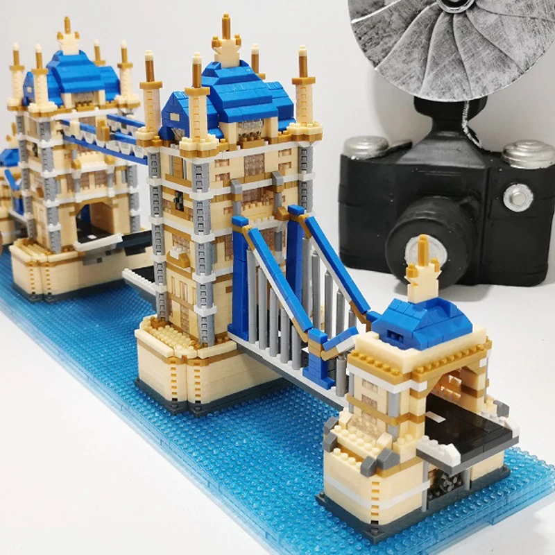 

BS 9919 World Architecture The Tower Bridge of London 3D Modle Mini Small Blocks Bricks Diamond Building Toy for Children no Box