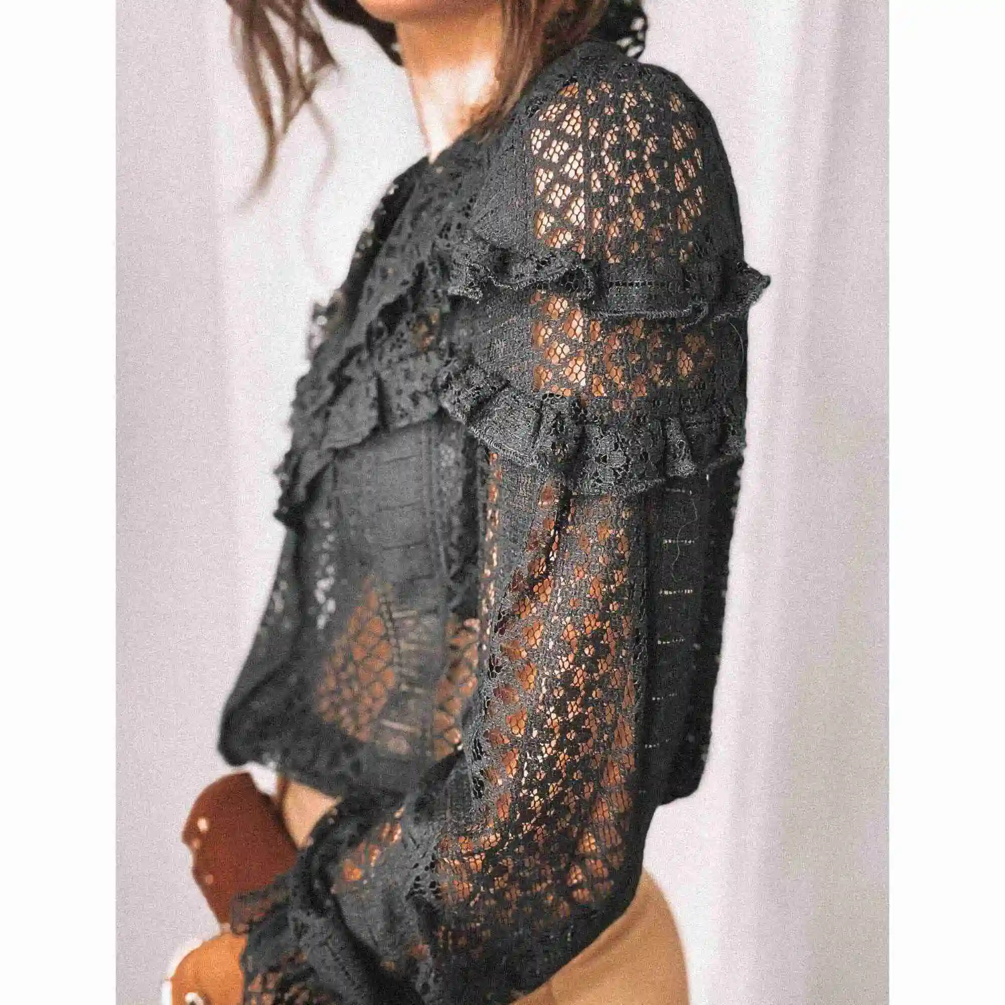 

Women Lace Blouse Vintage Hollow Out Female V-neck Office Ladies Tops Blusas Female See Through Long Sleeve Ruffles Blouse Shirt